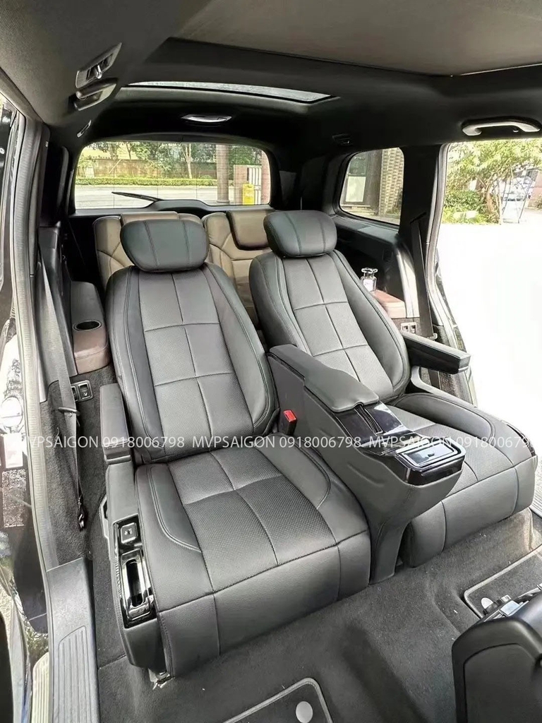 Mercedes Benz GLB độ  limousine có bàn làm việc