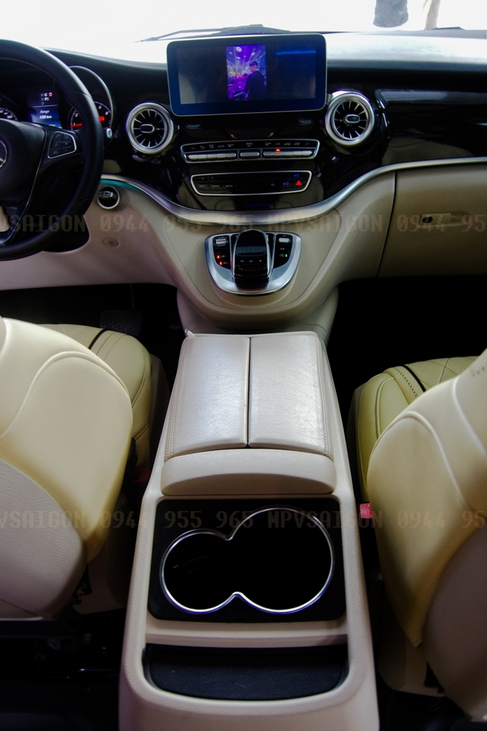 Mercedes Benz V250 độ nội thất thương gia