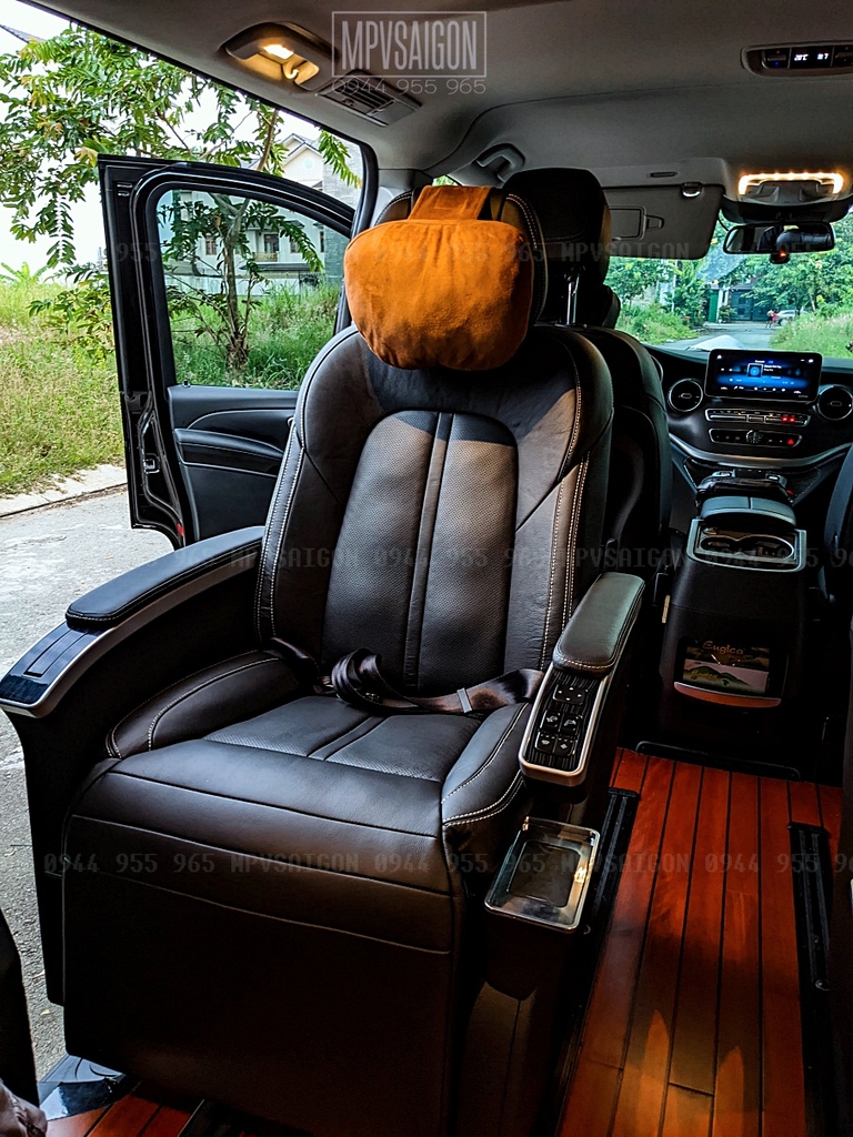 Độ nội thất thương gia Limousine Mercedes Benz V250 AMG mới nhất
