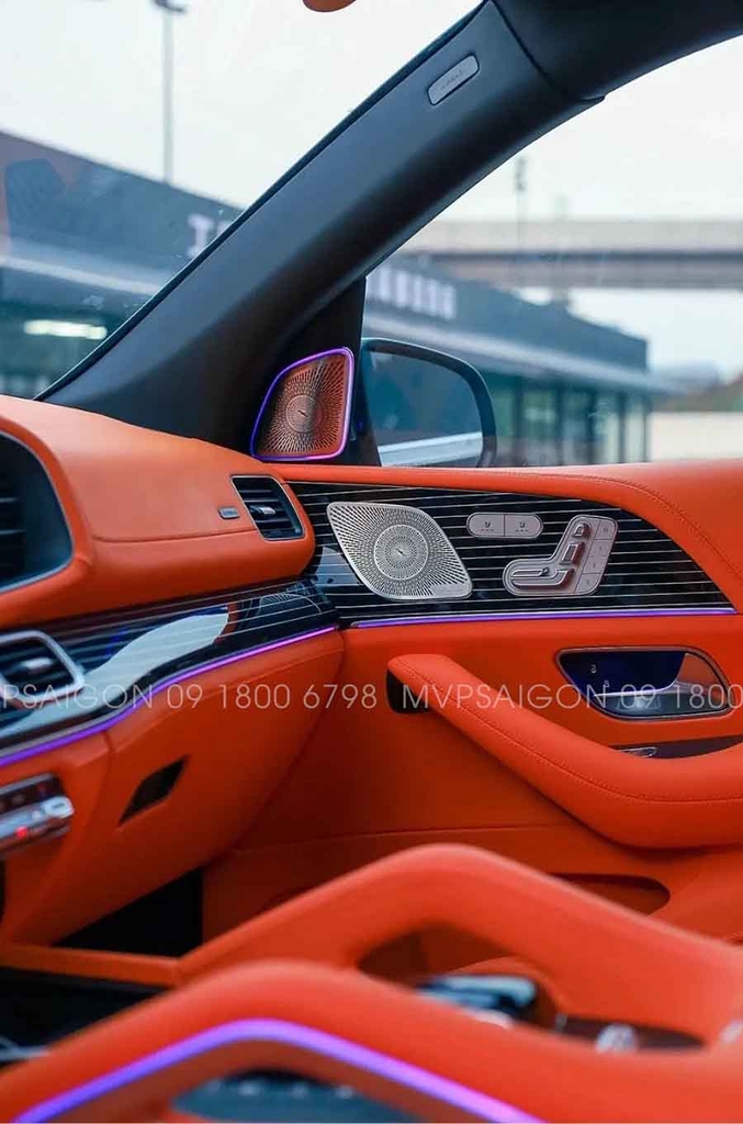 Mercedes GLS 450 và GLS600 bọc da đổi màu nội thất cam Hermes