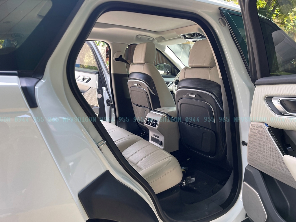 Nâng cấp bàn xếp lưng ghế Range Rover Velar