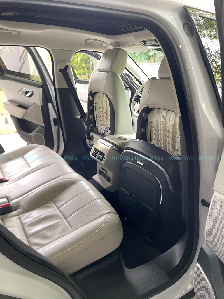 Nâng cấp bàn xếp lưng ghế Range Rover Velar