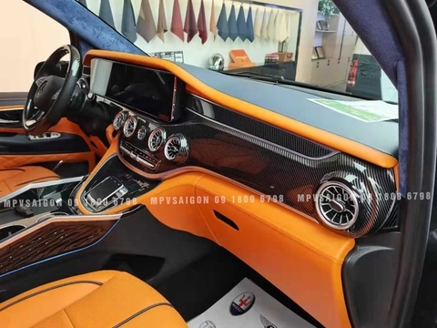 Con ngựa bệ tì tay Mercedes Benz V250 mẫu 2025