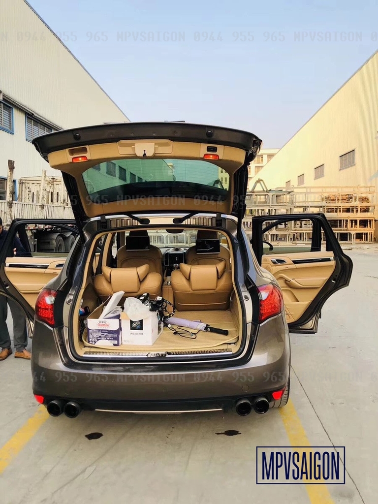 Porsche Cayenne nâng cấp ghế thương gia Limousine