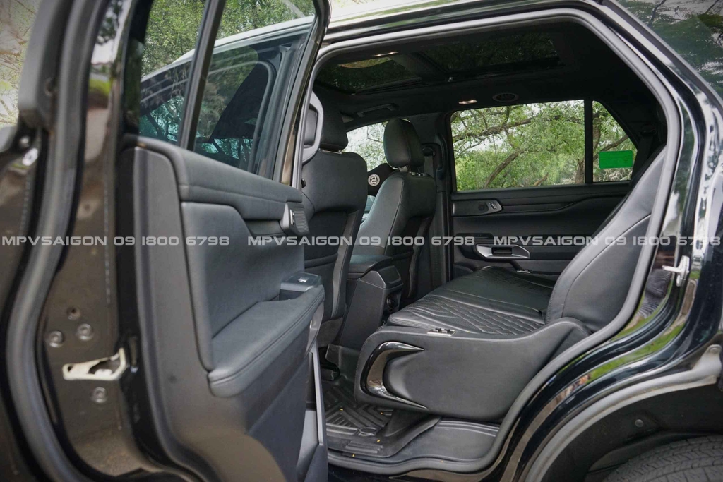 Nâng cấp ghế Limousine Ford Everest 2025: kinh nghiệm và báo giá mới nhất