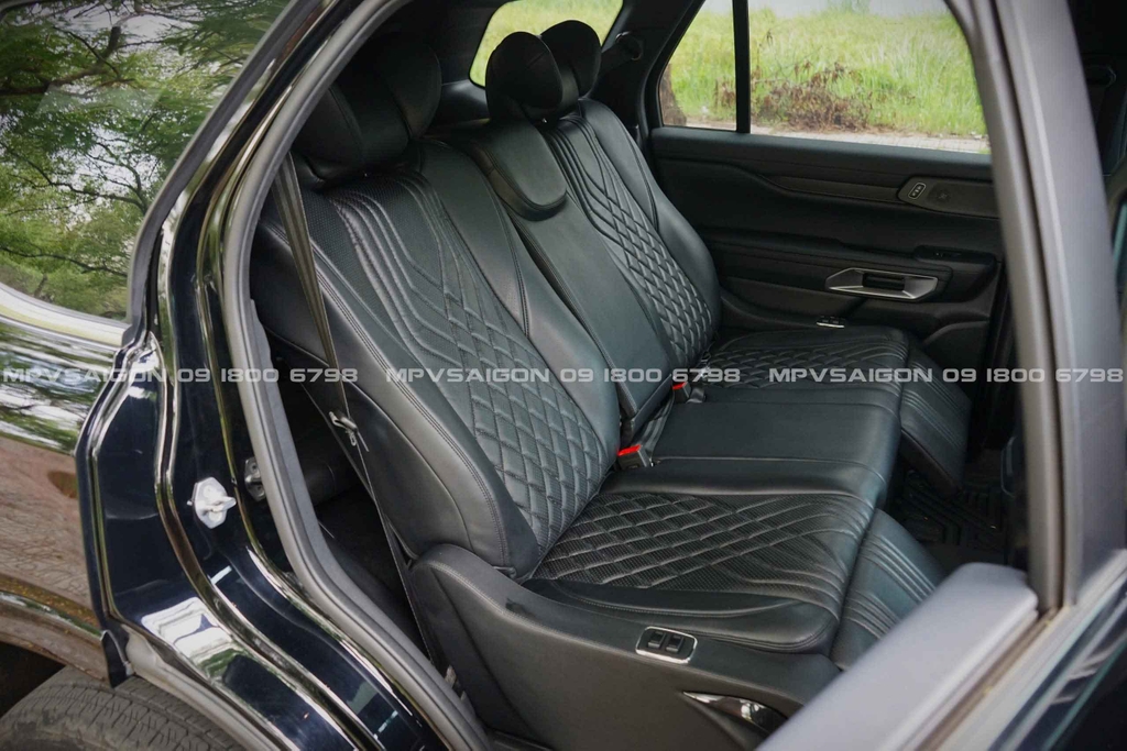 Nâng cấp ghế Limousine Ford Everest 2025: kinh nghiệm và báo giá mới nhất