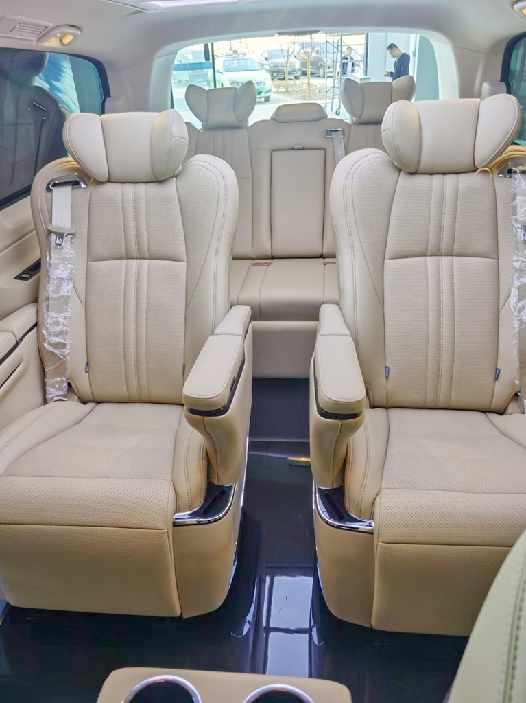 Nâng cấp ghế Limousine Mercedes V250 mẫu Alphard