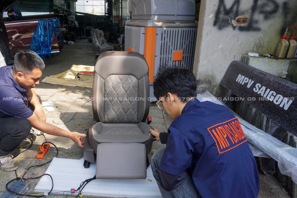 Nâng cấp nâng chân ghế phụ Volkswagen Viloran