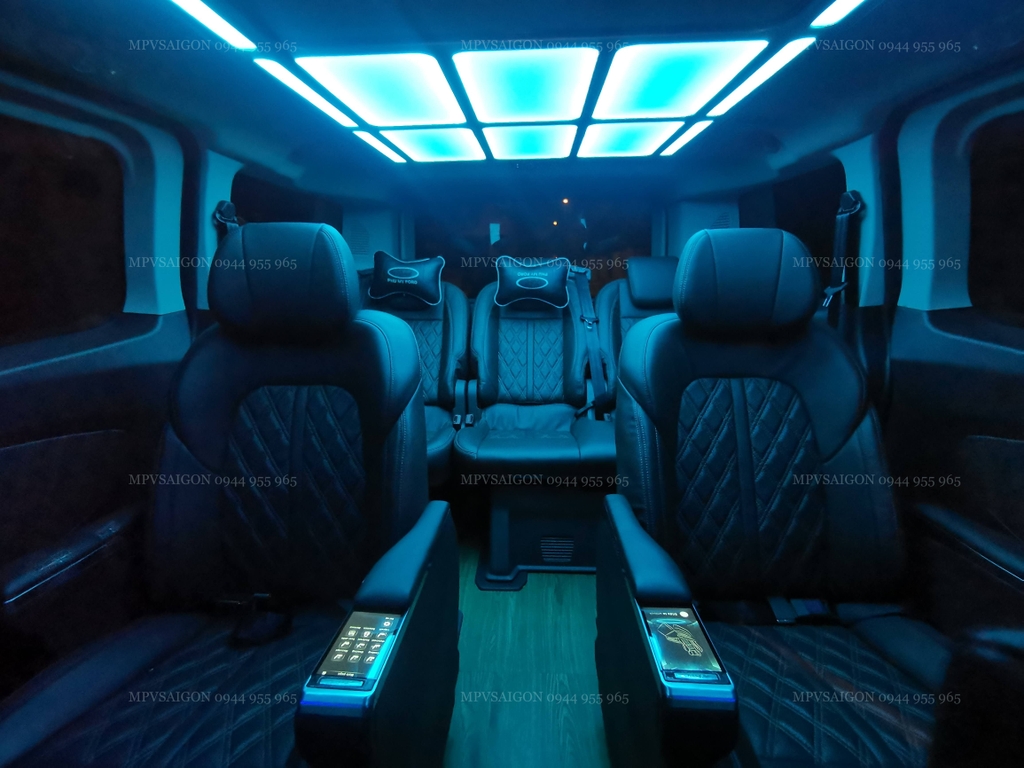 Độ nội thất Ford Tourneo Limousine thương gia cao cấp