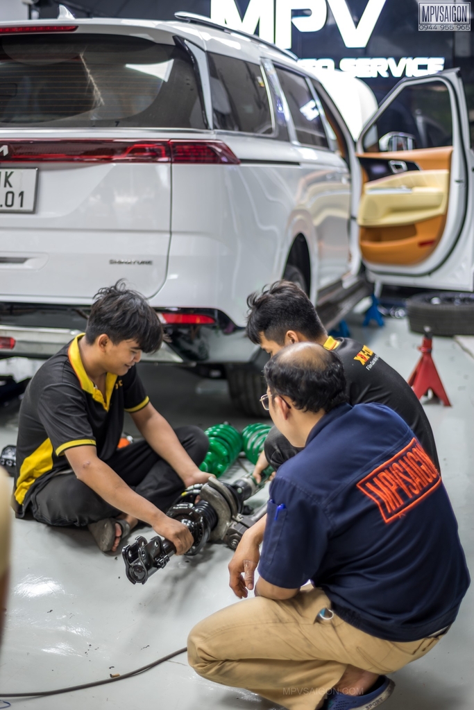 Nâng cấp phuộc Tein Japan Kia Carnival 2024 2025 - Giải pháp giúp xe êm ái bớt chòng chành