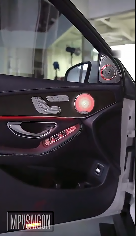 Nâng cấp toàn diện Mercedes-Benz C300 AMG thành Mercedes-AMG GLC 63