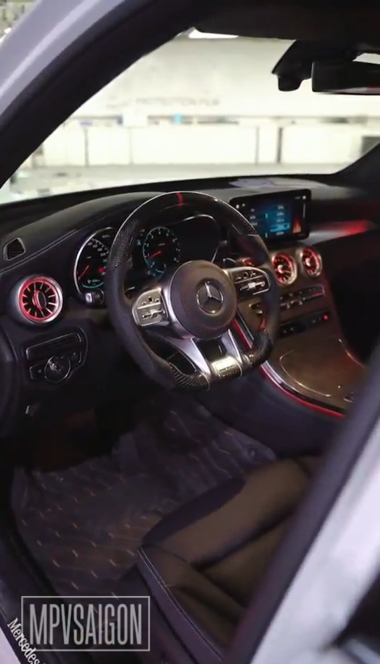 Nâng cấp toàn diện Mercedes-Benz C300 AMG thành Mercedes-AMG GLC 63