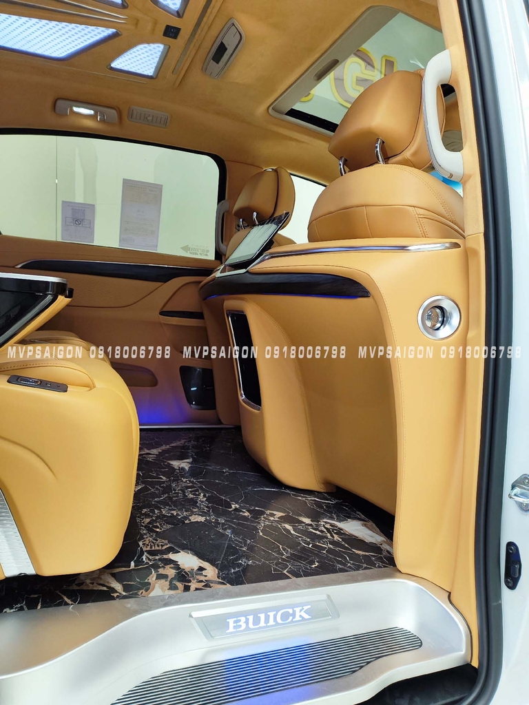 Nâng cấp Toyota Alphard bản thương gia 4 chỗ có vách ngăn