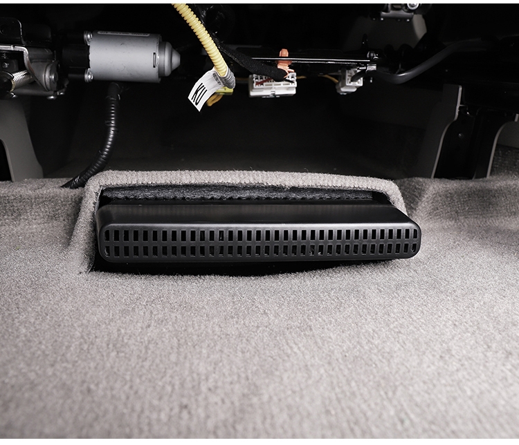 Nắp nhựa che cửa gió sàn Hyundai Custin 2023 ( bộ 2 cái )