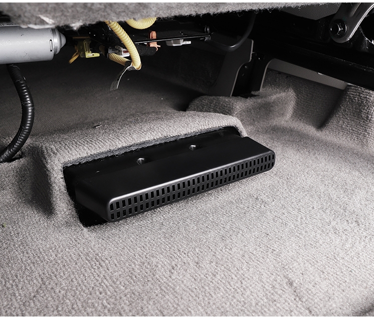 Nắp nhựa che cửa gió sàn Hyundai Custin 2023 ( bộ 2 cái )