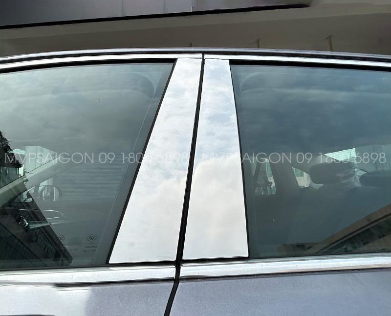 Nẹp chân kiếng Hyundai Custin