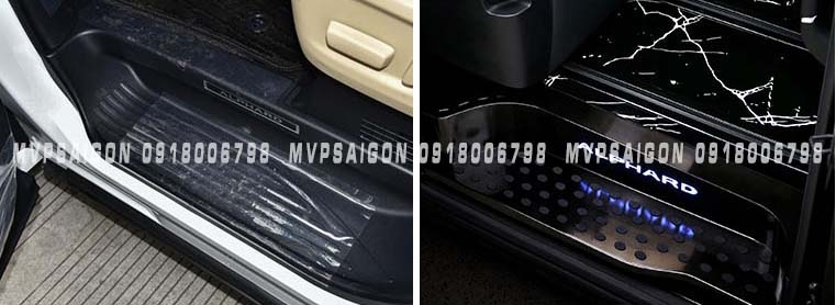 Ốp bậc lên xuống hợp kim nhôm dành cho Toyota Alphard