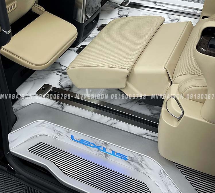 Ốp bậc lên xuống hợp kim nhôm dành cho Toyota Alphard