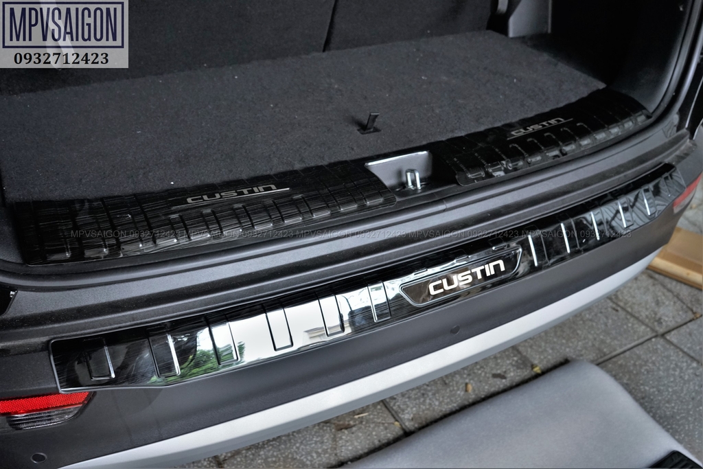 Ốp bệ bước - Cốp Hyundai Custin