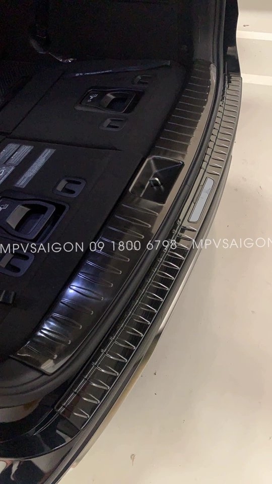 Ốp chống trầy bậc lên xuống Kia Canrival 2024