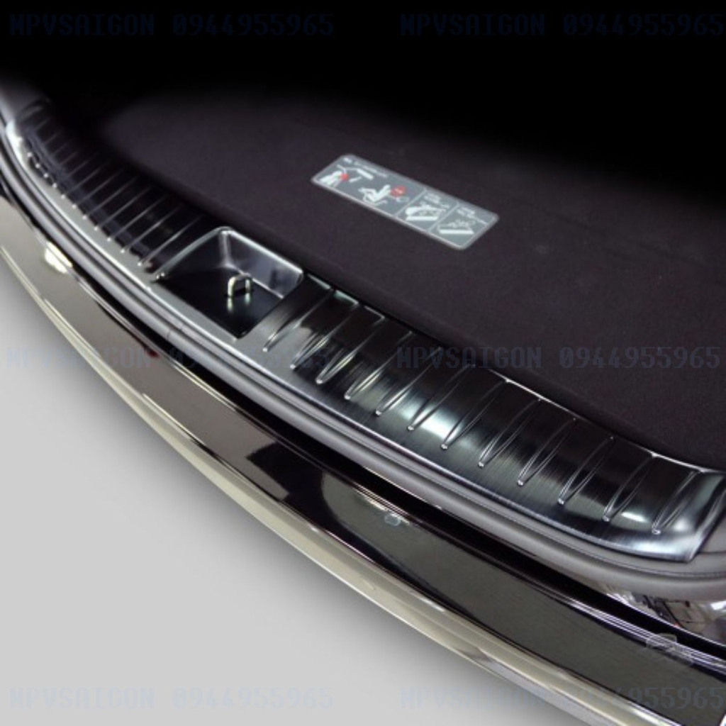 Ốp chống trầy cốp Kia Carnival 2024