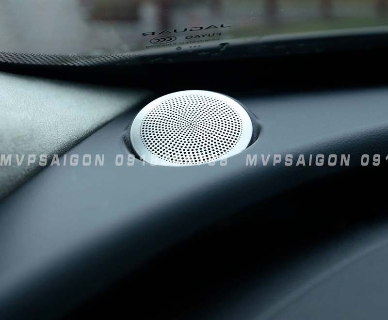 Ốp loa titan Mercedes Benz V250