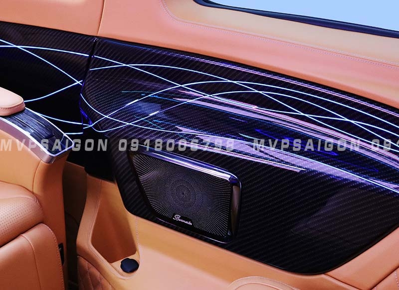 Ốp nội thất carbon LED dòng nước streaming Benz V250 mẫu mới nhất