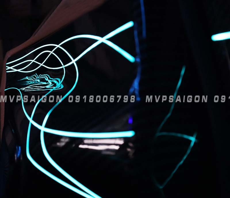 Ốp nội thất carbon LED dòng nước streaming Benz V250 mẫu mới nhất