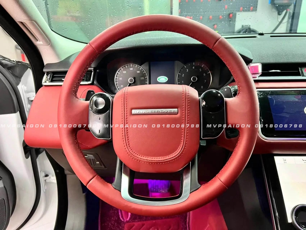 Range Rover Velar bọc da Nappa nội thất tông đỏ - đen