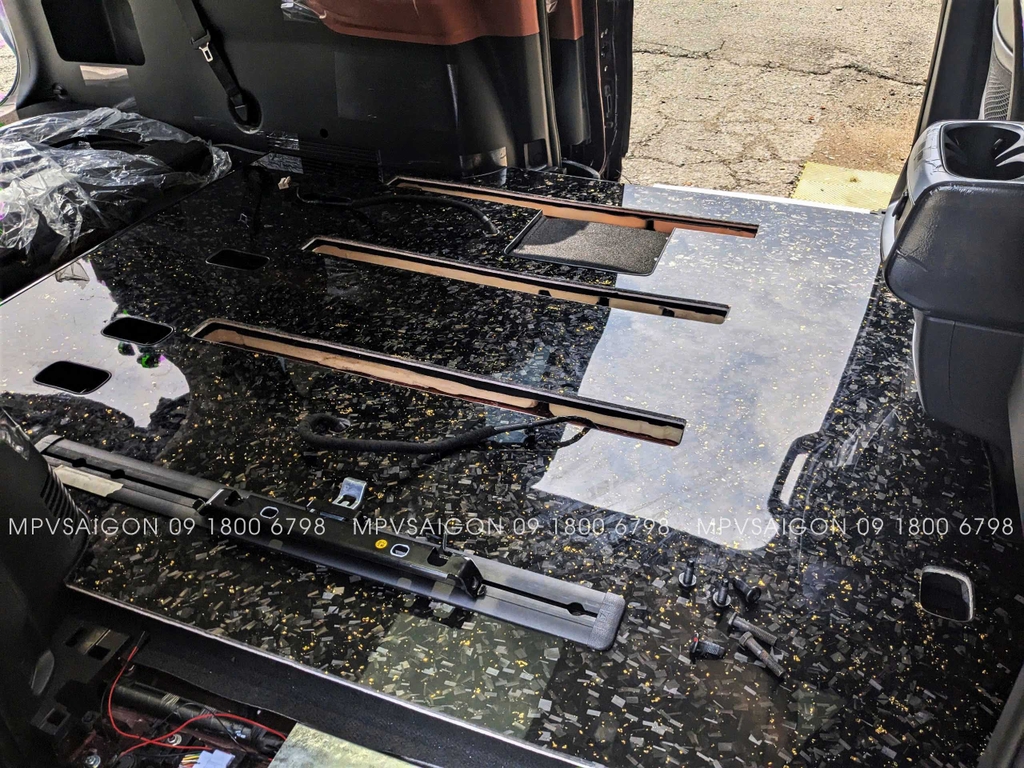 Sàn Carbon LOGO LED -KIA Carnival 2024 2025: báo giá cạnh tranh nhất