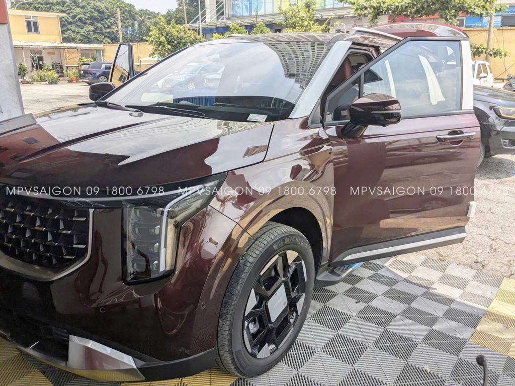 Sàn Carbon cho Volkswagen Viloran 2024 sản xuất tại MPVSAIGON