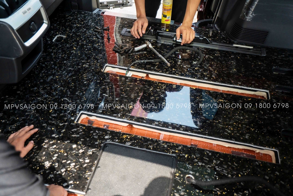 SÀN FORGED CARBON LÁ VÀNG DÀNH CHO NEW KIA CARNIVAL 2024 2025