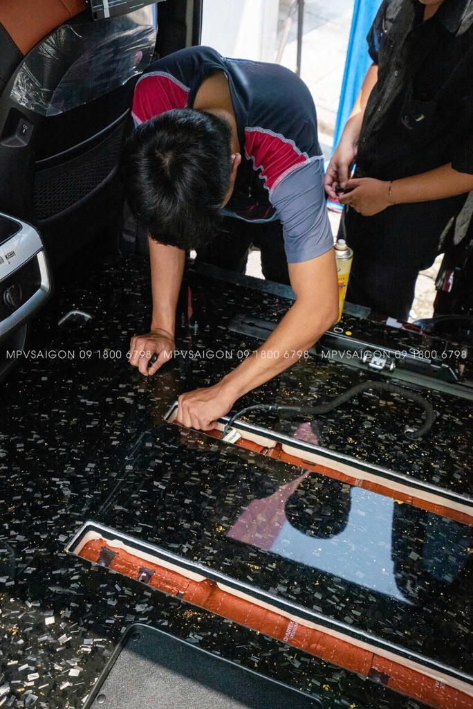 SÀN FORGED CARBON LÁ VÀNG DÀNH CHO NEW KIA CARNIVAL 2024 2025