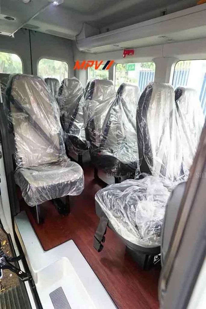 Sàn SPC vân gỗ Ford Transit