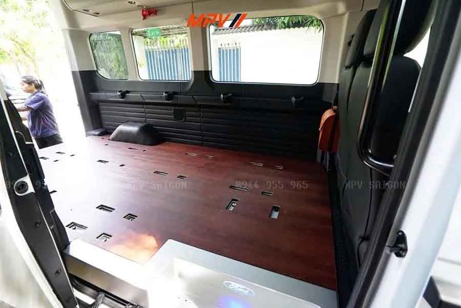 Sàn SPC vân gỗ Ford Transit