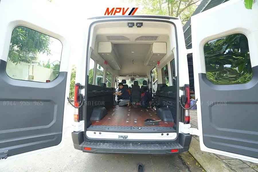 Sàn SPC vân gỗ Ford Transit