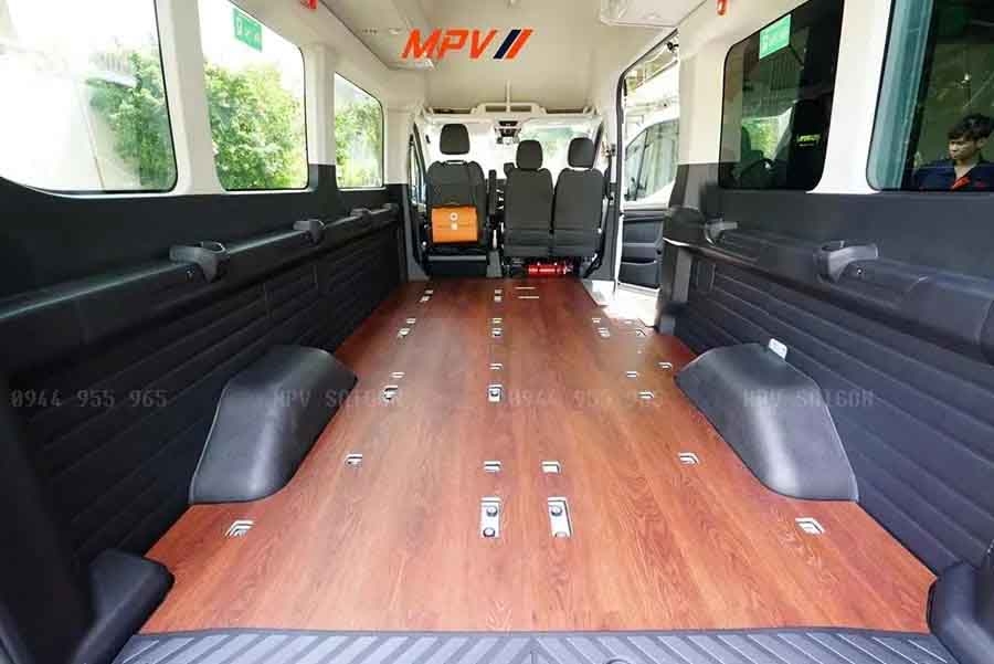 Sàn SPC vân gỗ Ford Transit
