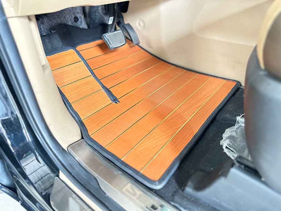 Sàn gỗ tự nhiên chỉ vàng- chỉ nhôm Carnival 2025