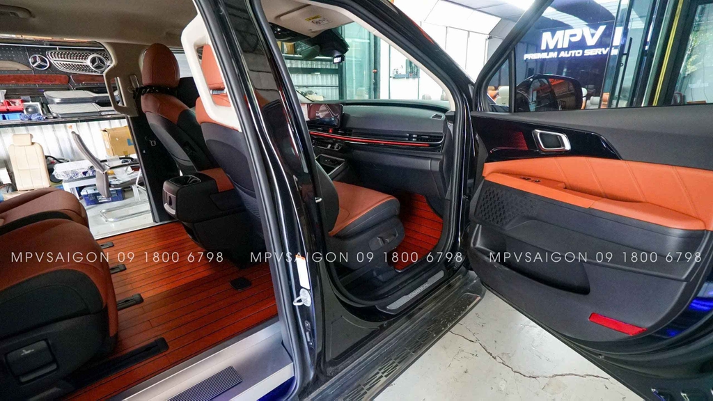 Sàn gỗ tự nhiên Kia Carnival 2024 2025 7 chỗ