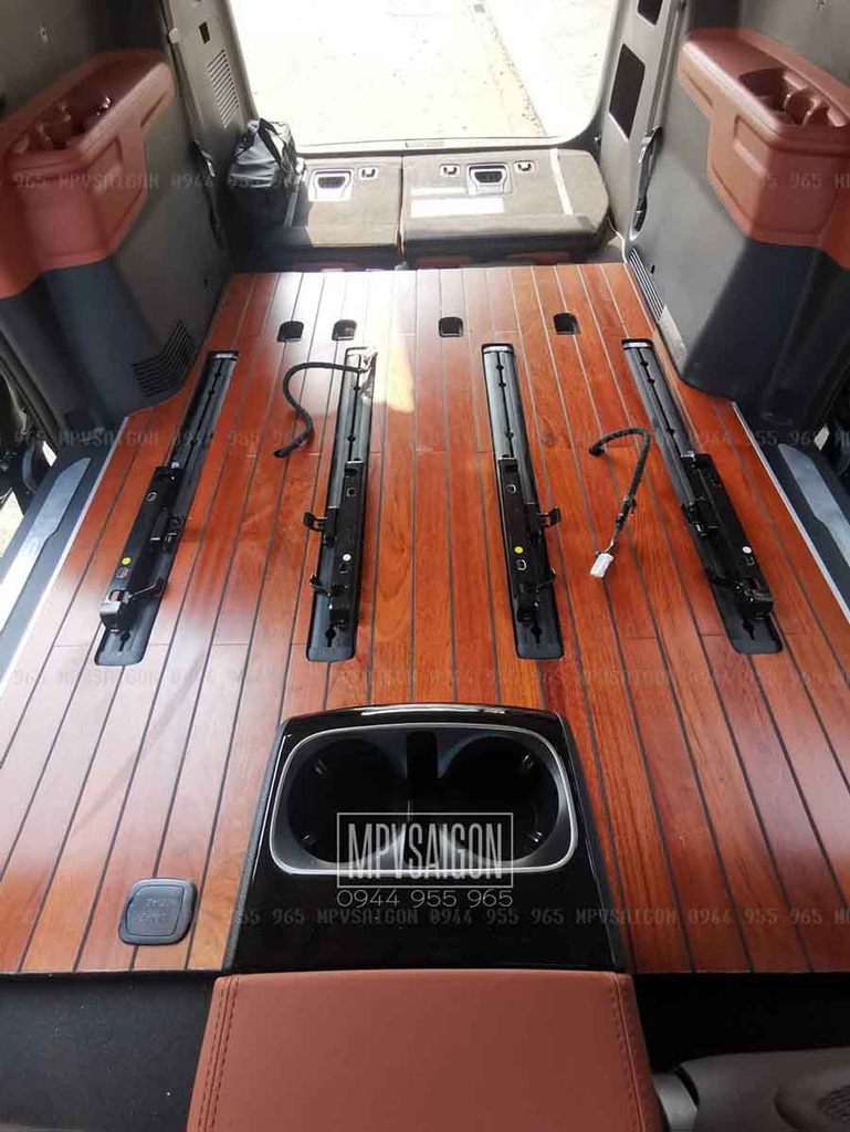 Sàn gỗ tự nhiên Kia SEDONA kiểu du thuyền