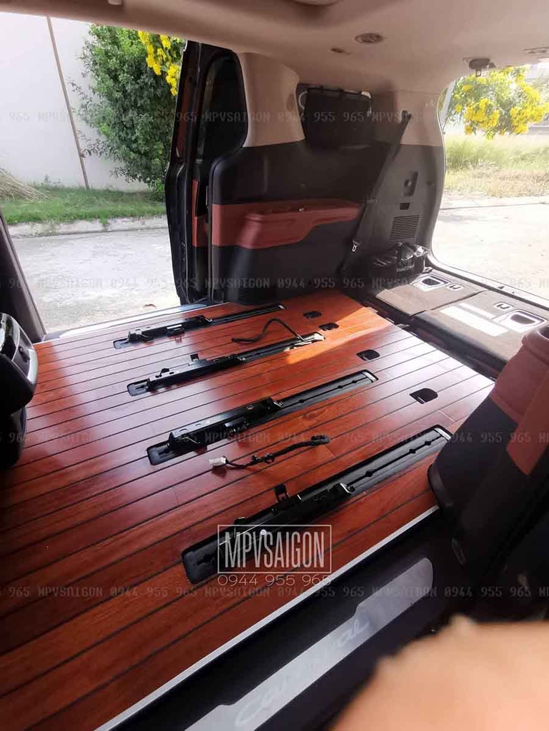 Sàn gỗ tự nhiên Kia SEDONA kiểu du thuyền