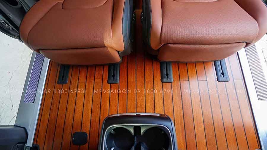 Sàn gỗ tự nhiên Kia SEDONA kiểu du thuyền