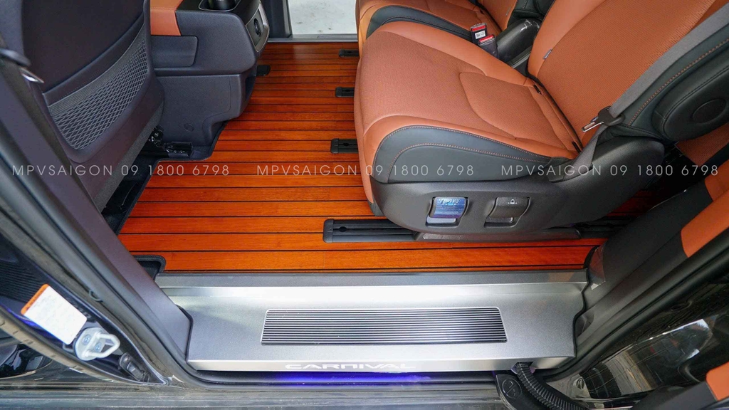 Sàn gỗ tự nhiên Kia Carnival 2024 2025 7 chỗ