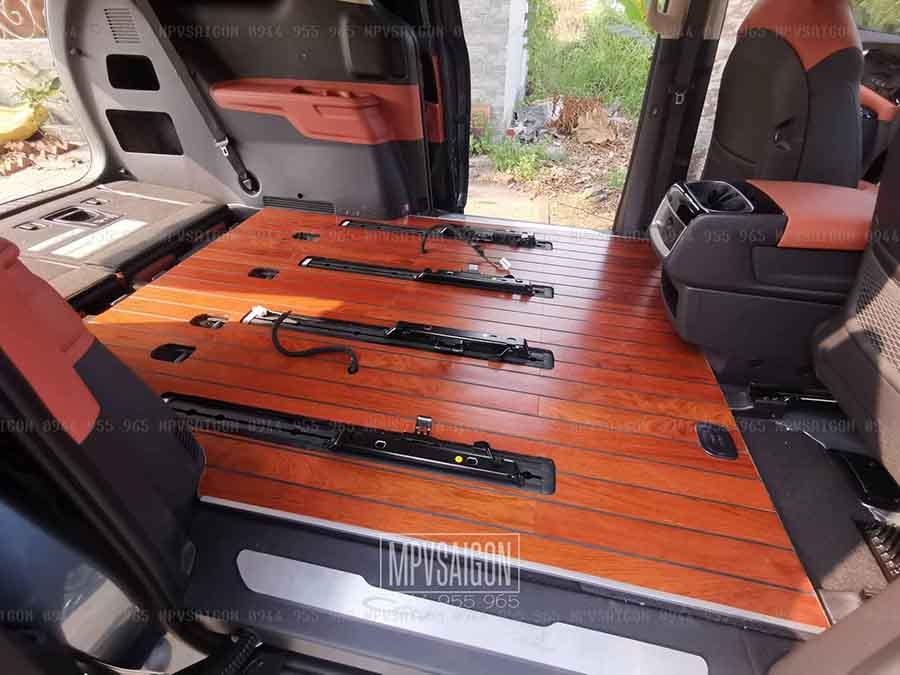 Sàn gỗ tự nhiên Kia SEDONA kiểu du thuyền