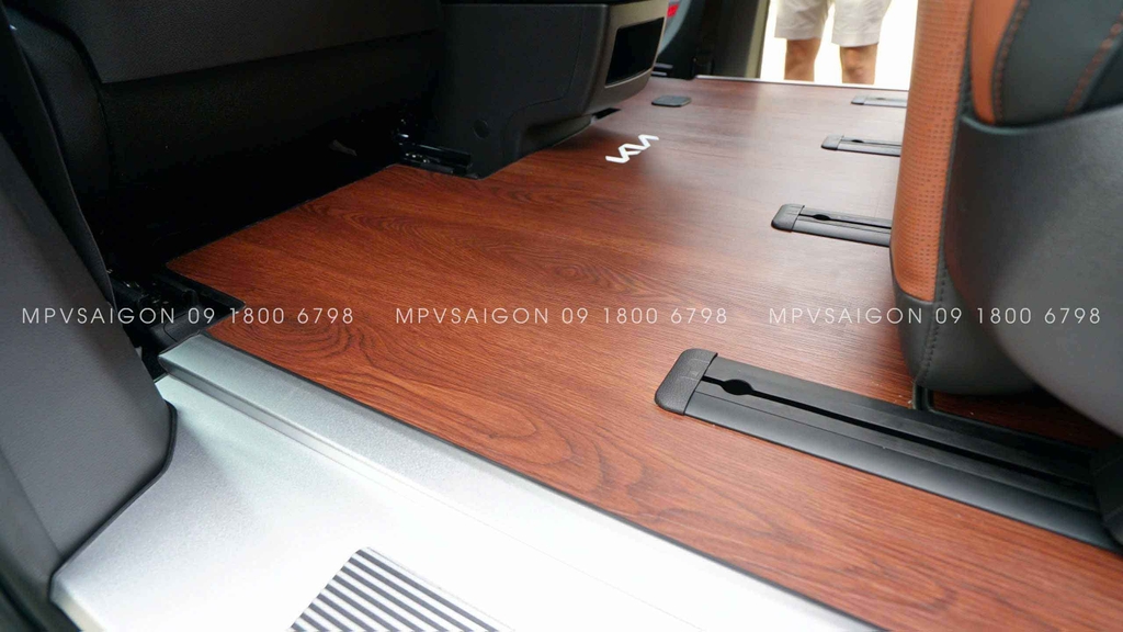 Sàn nhựa vân gỗ Kia Carnival 2024 2025: Báo giá và bảng màu chi tiết nhất