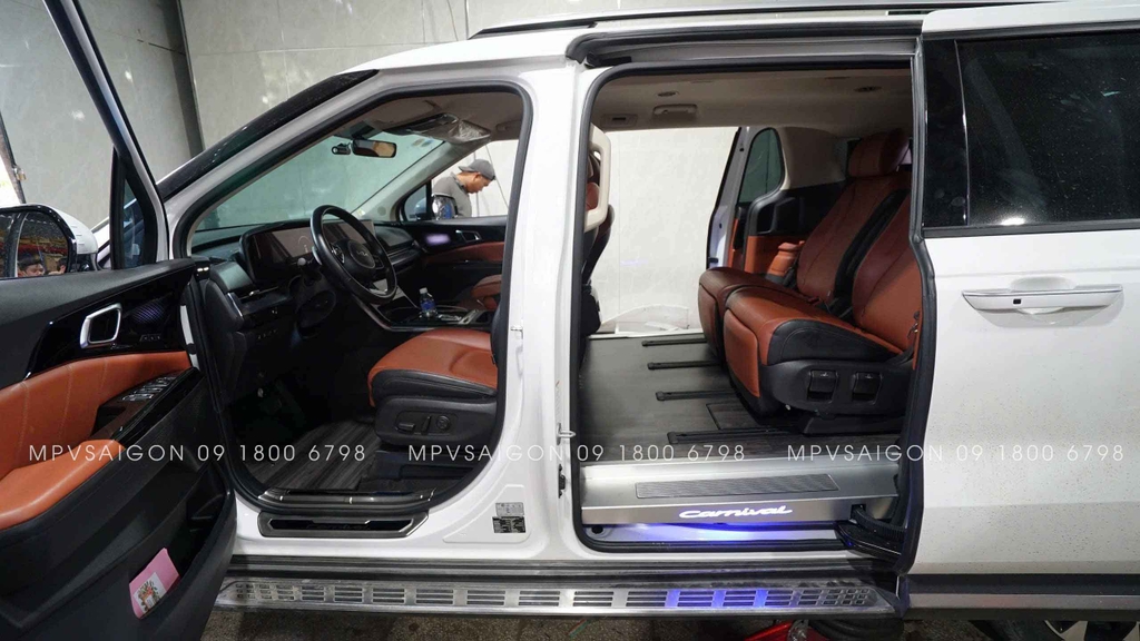 Sàn nhựa vân gỗ Kia Carnival 2024 2025: Báo giá và bảng màu chi tiết nhất