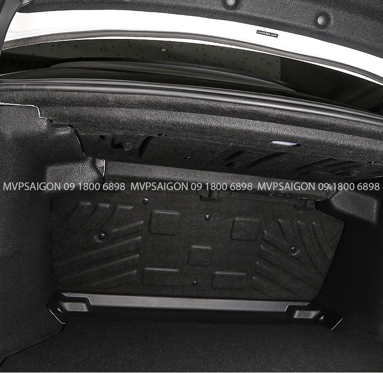 Tấm cách âm khoang cốp Benz C200 C260 C300 2022-2023