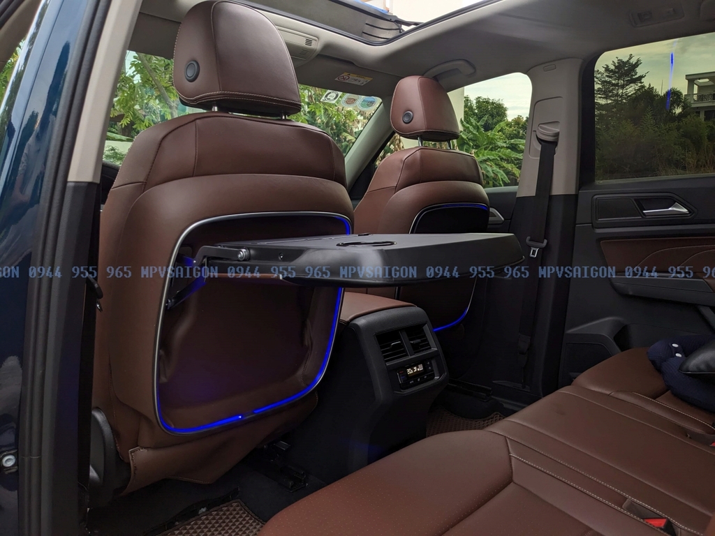 Volkswagen Teramont độ bàn xếp lưng ghế - Bàn làm việc xếp gọn - bàn ăn trên xe