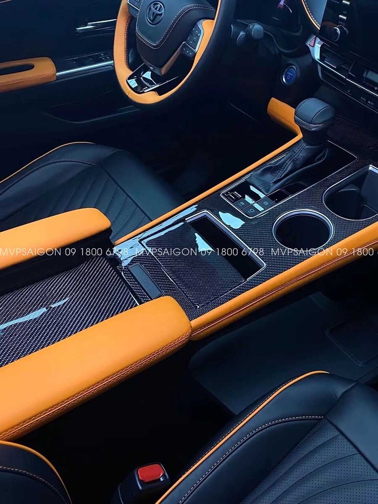 Toyota Sienna bọc da đổi màu nội thất