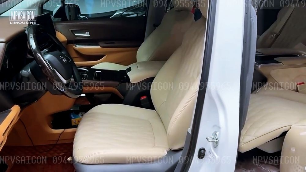 Toyota Sienna độ nội thất thương gia Limousine: báo giá mới nhất